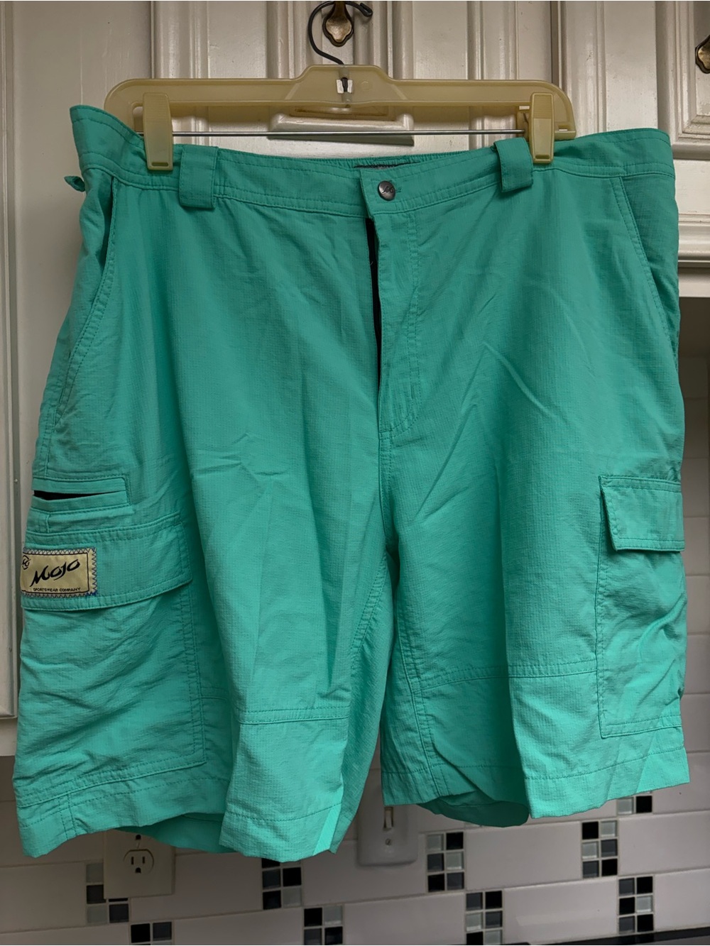 Mojo Sportswear Men’s Fishing Shorts. Size XL. Teal.